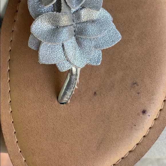 Kids metallic silver sandals EUC - Picture 5 of 6